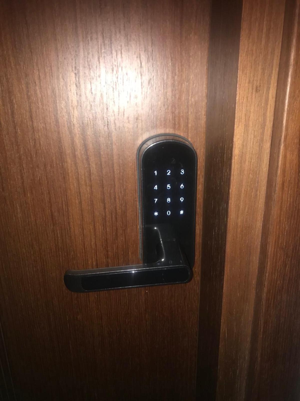 Lilia 3 Self-Check In Apartment With Hot Water Despite Prevention In The Neighborhood, Food And Drink Shop Open Until 10 Pm And Free Parking Area Next Ot 24 Hours Food And Drink Shop And Free Parking Area Sofia Extérieur photo