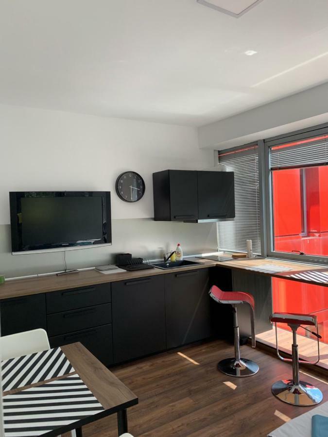 Lilia 3 Self-Check In Apartment With Hot Water Despite Prevention In The Neighborhood, Food And Drink Shop Open Until 10 Pm And Free Parking Area Next Ot 24 Hours Food And Drink Shop And Free Parking Area Sofia Extérieur photo