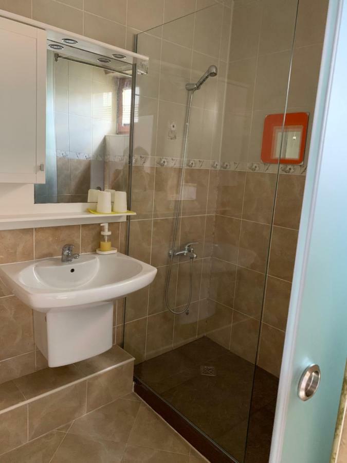 Lilia 3 Self-Check In Apartment With Hot Water Despite Prevention In The Neighborhood, Food And Drink Shop Open Until 10 Pm And Free Parking Area Next Ot 24 Hours Food And Drink Shop And Free Parking Area Sofia Extérieur photo
